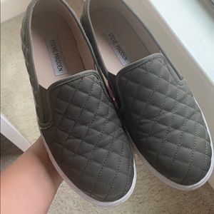 Steve Madden Forest Green slip ons